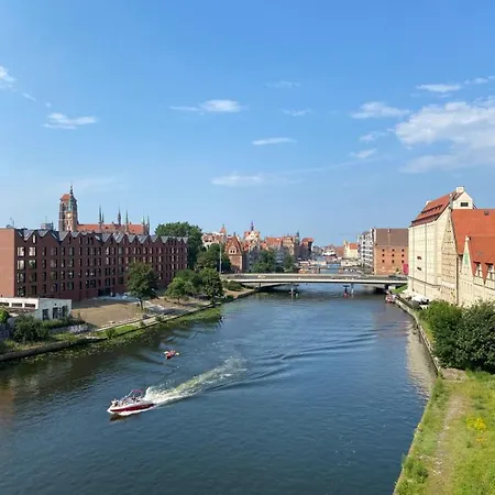 Z Basenem I Widokiem Na Motławę