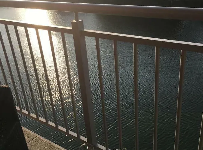 Z Basenem I Widokiem Na Motlawe